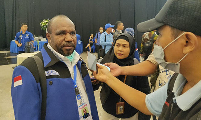 Minta Lock Down, Legislator Papua Surati Presiden  