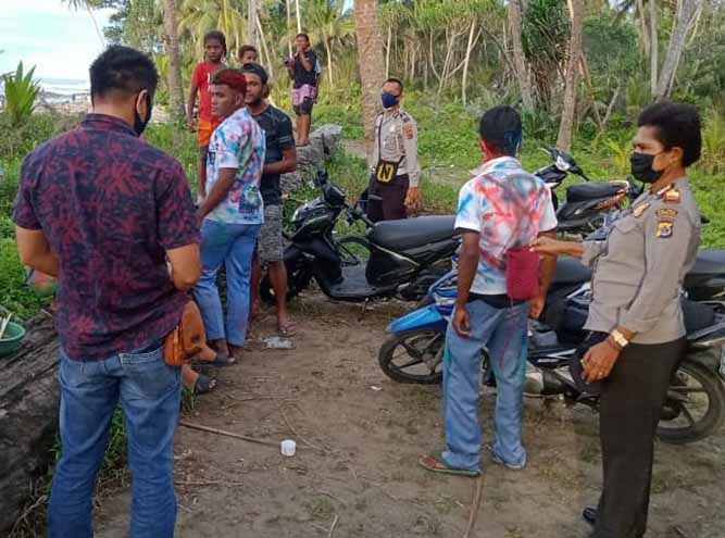 Bubarkan Pelajar Coret baju, Polisi Grebek Penjual Miras di Koya