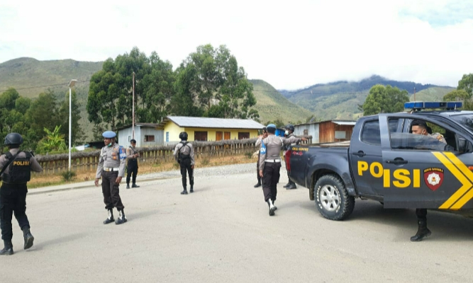 Pandemik Covid 19 , Sat Samapta Polres Lanny Jaya Himbau Masyarakat Tidak Berkerumun