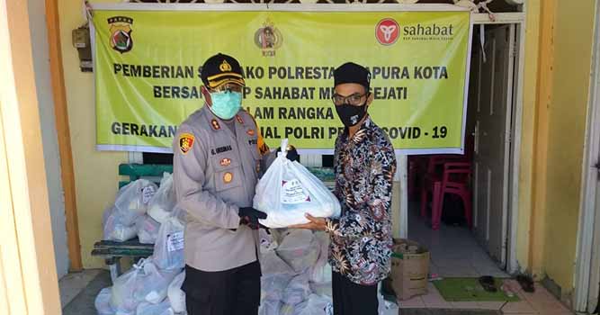 Gerakan BhakSos Polri, Polresta Salurkan Bantuan 150 Paket Sembako