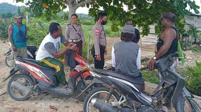 Jaga Jarak dan Pakai Masker Terus Dilakukan Polisi di Lokasi Keramaian