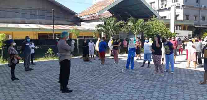 Beri Edukasi, Polisi Gelar FGD Kepada Pasien Covid di Hotel Sahid