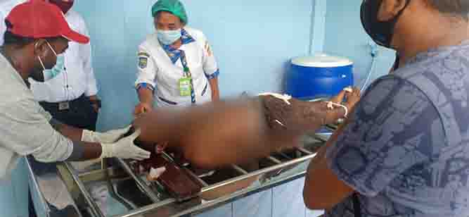 Jatuh Saat Perbaiki Atap, Seorang Pekerja Tewas