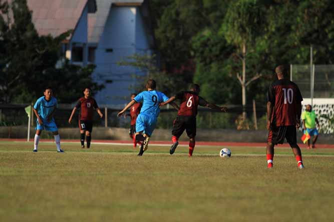 Jaga Silahturami, Pengurus KONI Sparing Sepakbola Dengan Pihak Uncen