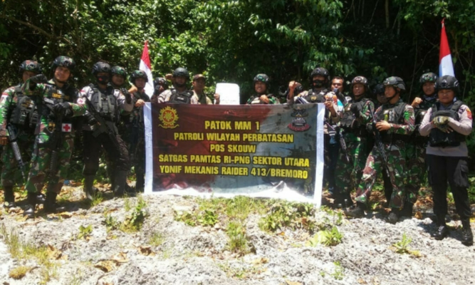 TNI-Polri Patroli Rutin Pantau Patok Batas Negara