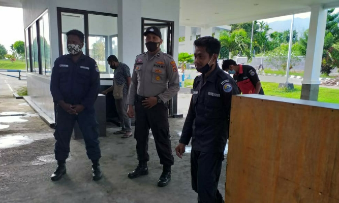 Polisi di Perbatasan RI-PNG Himbau 3M+1T