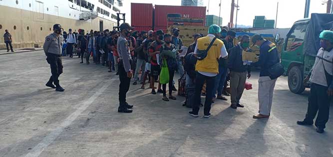 Polisi KPL Jayapura Pengamanan dan Razia di Pelabuhan Jayapura