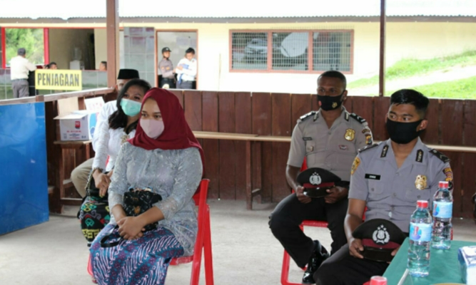 2 Pasangan Personil Polres Lanny Jaya Lakukan Sidang Nikah Dinas