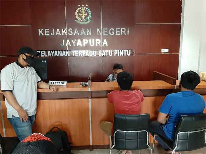 Penyidik Serahkan Dua Tersangka Curat ke Jaksa Penuntut Umum