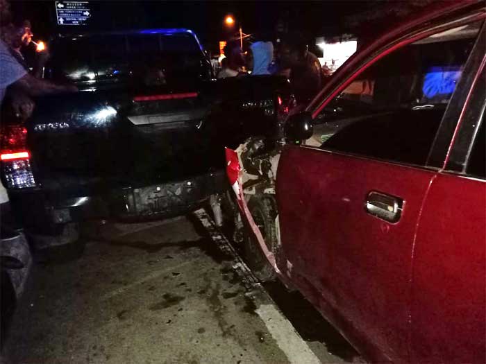 Tabrakan Avansa dan Hilux