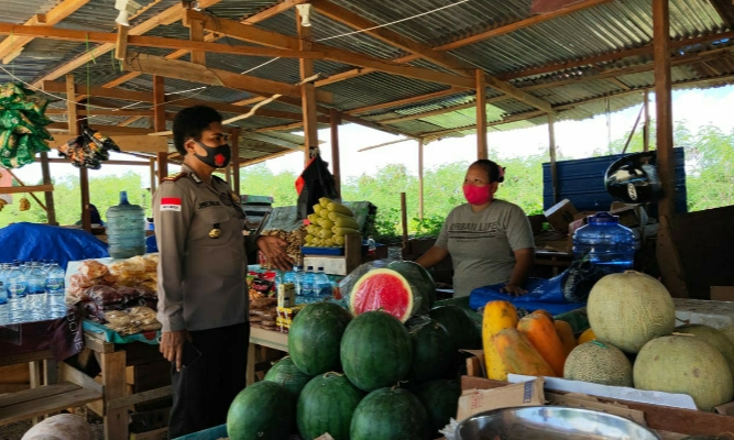 Sosialisasi Instruksi Walikota, Kapolsek Muara Tami Himbau Para Pemilik Usaha