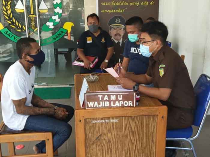 Polsek Abepura Serahkan Dua Tersangka Kasus Pencurian ke Kejaksaan