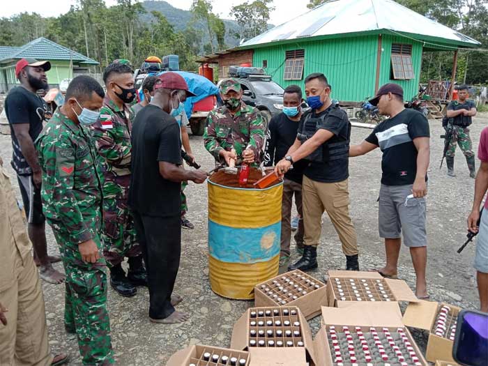 Musnahkan 884 Botol Miras