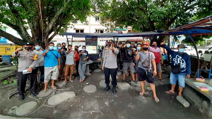 Untuk Sukseskan Vaksinasi, Polisi Sosialisasi ke Ojek Dan Sopir Angkot