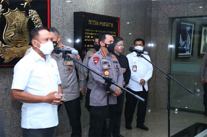 Lakukan Kajian Mendalam, Kapolri: Sepak Bola Tetap Harus Berjalan