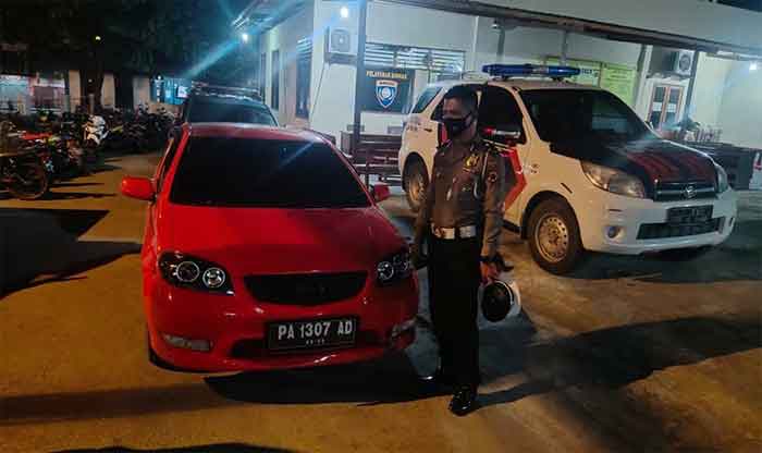 Viral mobil sedan merah lawan arus di Instagram, akhirnya ditangkap