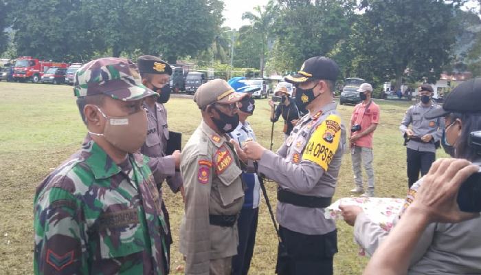 Cek Kesiapan Personil Polres Yapen Apel Gabungan Operasi Ketupat Matoa 2021