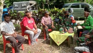 Tidak Hanya Fokus Pekerjaan Fisik, Satgas TMMD Jalin Komsos Dengan Tokoh Adat dan Masyarakat