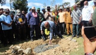 UGW Letakkan Batu Pertama Bangun Aula Kanggime dan Toma Disertai Pembangunan Infrastruktur Besar Lainnya