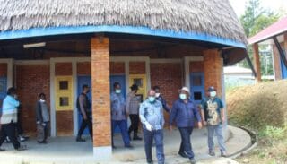 Presiden Gereja GIDI Pendeta Dorman Apresiasi Bupati Usman saat kunjungi Sekolah Equal Brigth Effata Kutime Tolikara