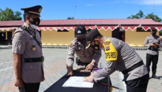 Kapolres Yapen Pimpin Pengukuhan Dan  Sertijab Kabagops Serta Beberapa Kasat
