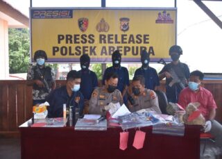 3 Tersangka Kasus Pembunuhan Security Uncen, Jalan Kesehatan, SMKN 5 Digelar Polisi