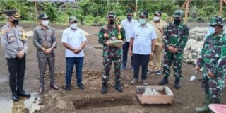 Masyarakat Miosnum Berbahagia Danrem 173 PVB Peletakan Batu Pertama TMMD Ke-112