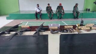 Penyerahan Diri Dua KST di Yapen Hasil Pendekatan TNI-Polri