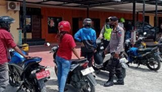 53 Pengendara Diberikan Teguran Simpatik di Hari Ke-2 Ops Zebra Cartenz 2021 Polres Waropen