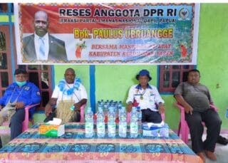Reses di Kabupaten Kepulauan Yapen Anggota DPR RI  Paulus Ubruangge Tampung Aspirasi Masyarakat