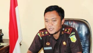 Kejaksaan Yapen Tambah Seorang Profesor  Sebagai TSK Dalam Kasus Unima