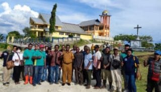 Dishut Papua Bersama Masyarakat Tanam Pohon Guna Rehabilitasi Hutan dan Lahan