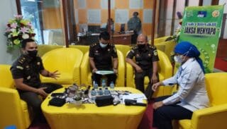 Edukasi Masyarakat Tentang UU ITE, Kejaksaan Biak Gelar Dialog interaktif di RRI