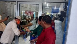 Henauche Puraro: Perempuan Asli Sentani Pertama Yang Membuka Usaha Salon