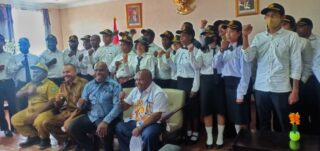 Serahkan 71 SK, Bupati UGW Harap CPNS Memiliki Perubahan Karakter dan Semangat Kerja