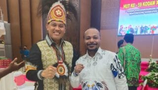 Foto bersama Pangdam XVII Cendrawasih Mayjen TNI Teguh Muji Angkasa dan DPD KNPI Papua Bung Otniel Deda saat perayaan HUT ke 59 Kodam Cenderawasih