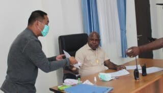 Kini ASN Tolikara Terima Gaji Melalui 1 Sistem Terpusat