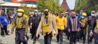 Tumpah Ruah Warga Papua Sambut Kunjungan Komisi II DPR RI