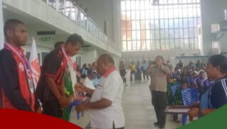Distrik Namblong Keluar Sebagai Juara Umum Pada Cabor Renang