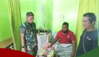 Peduli Terhadap Insan Pers, Dandim 1709 Yawa Besuk Wartawan Sakit