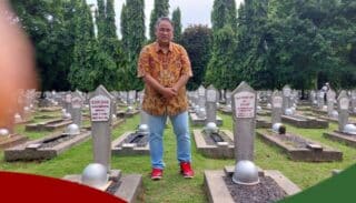 Ziarahi Makam Tokoh Pers Saksi Proklamasi, Ketum JMSI Beri Penghormatan dan Doa