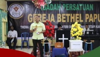 Hadir Ibadah di Gereja Bethel, Kapolres Yapen Sampaikan Pesan Kamtibmas