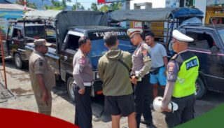 Isu Kenaikan BBM, Satlantas Polres Yapen Tertibkan Antrian Panjang di SPBU