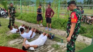 Dandim 1709 YAWA Turun Langsung Bekali dan Latih Fisik  Casis TNI-AD