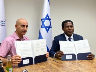 IUP Papua MoU Kerjasama Dengan Ariel University di Israel