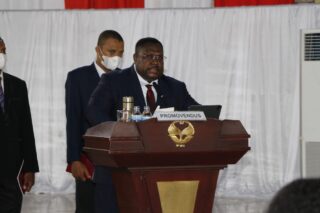 Raih Gelar Doktor, Kenius Kogoya Berpredikat Cumlaude