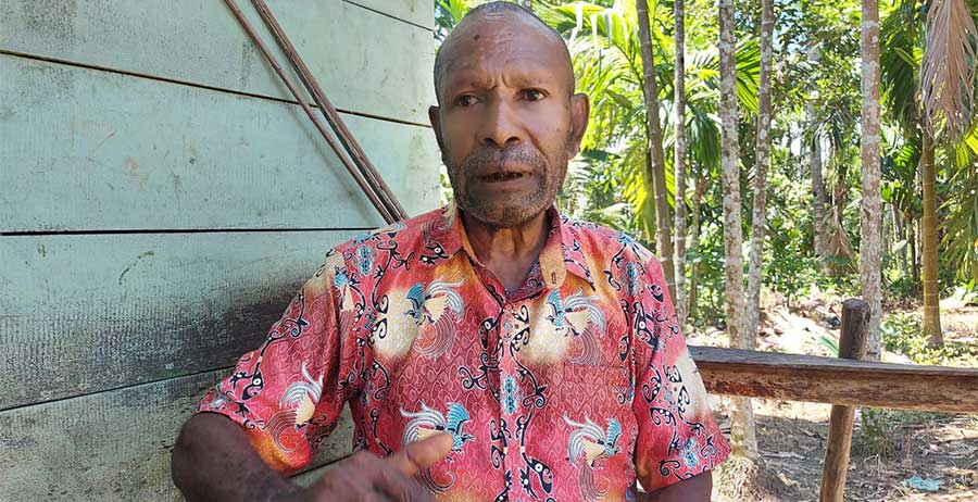 Ketua Adat Sekanto Keerom Papua Didimus Werare