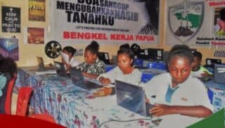 BKP Berikan Pelatihan Komputer Gratis Bagi Jemaat GKI Rehobot Lereh