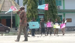 9 Orang Pengibar Bendera Bintang Kejora di Kampus USTJ Ditetapkan Tersangka