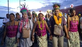 Tiba di Waropen Kapolres Kompol IIP Syarif Disambut Secara Adat